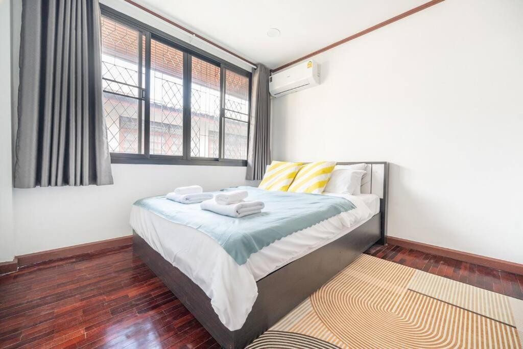 Miq Hk16 - 3br Huai Khwang Mrt With Pool Table Near Jodd Fair Villa *