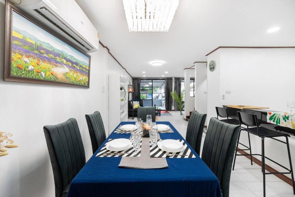 Miq Hk16 - 3br Huai Khwang Mrt With Pool Table Near Jodd Fair Villa Bangkok