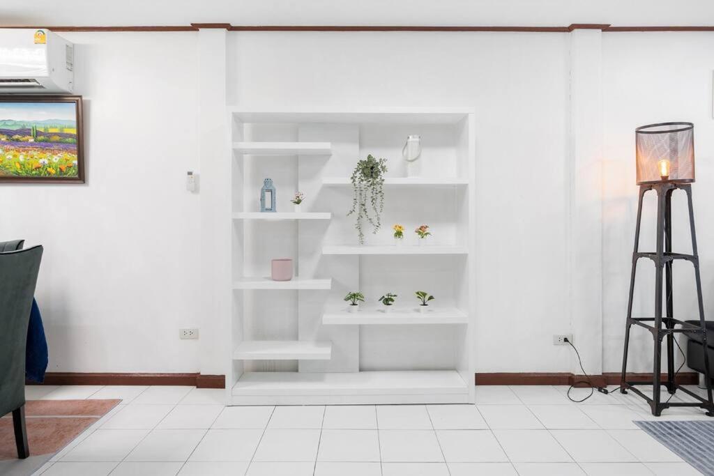 Miq Hk16 - 3br Huai Khwang Mrt With Pool Table Near Jodd Fair Bangkok