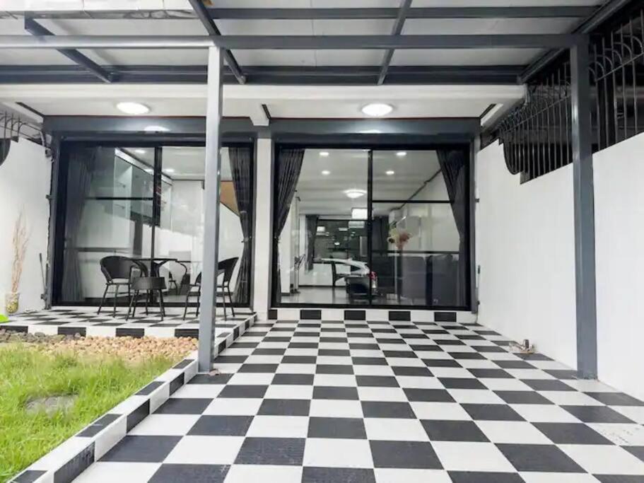 Miq Hk16 - 3br Huai Khwang Mrt With Pool Table Near Jodd Fair