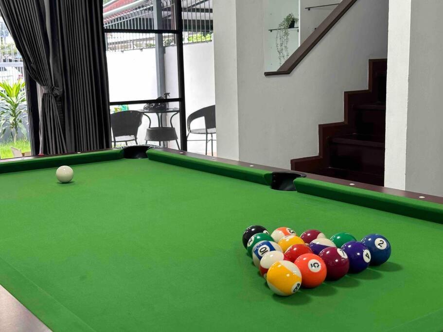 Villa Miq Hk16 - 3br Huai Khwang Mrt With Pool Table Near Jodd Fair
