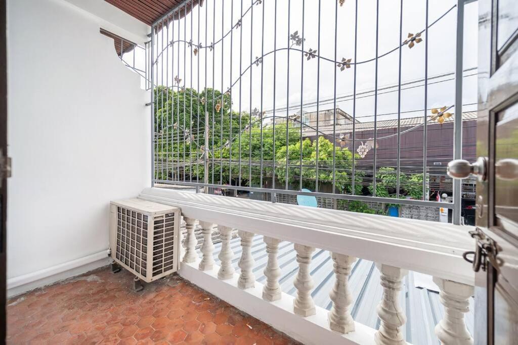 Villa Miq Hk16 - 3br Huai Khwang Mrt With Pool Table Near Jodd Fair *