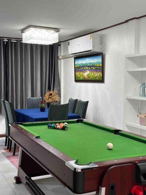 Villa Miq Hk16 - 3br Huai Khwang Mrt With Pool Table Near Jodd Fair *