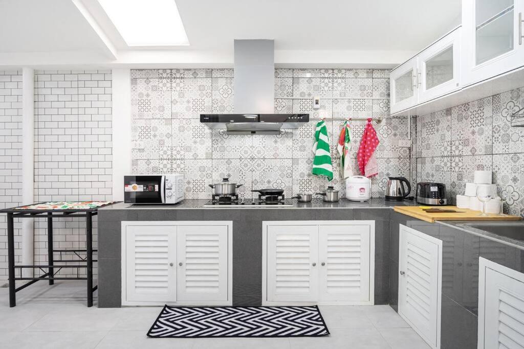 Miq Hk16 - 3br Huai Khwang Mrt With Pool Table Near Jodd Fair Villa *