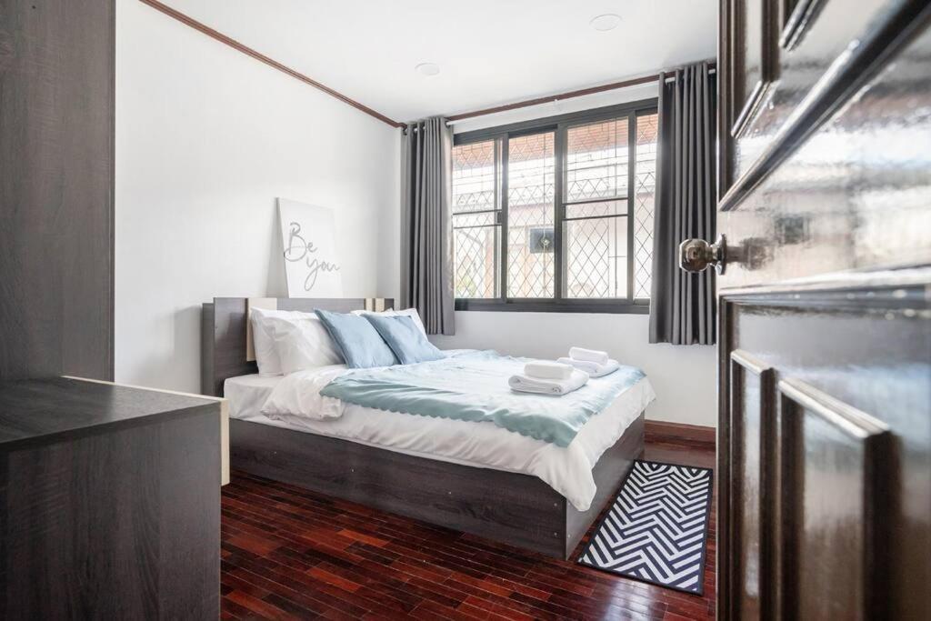Miq Hk16 - 3br Huai Khwang Mrt With Pool Table Near Jodd Fair Villa Bangkok
