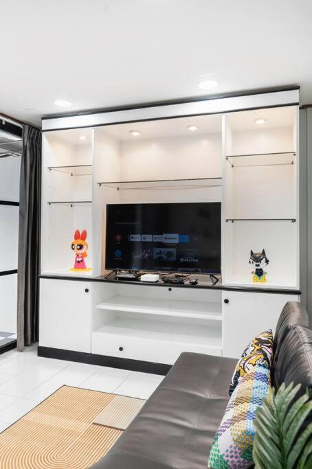 Vila Miq Hk16 - 3br Huai Khwang Mrt With Pool Table Near Jodd Fair